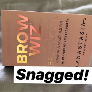 FREE ANASTASIA BROW WIZ W/ ANY PURCHASE